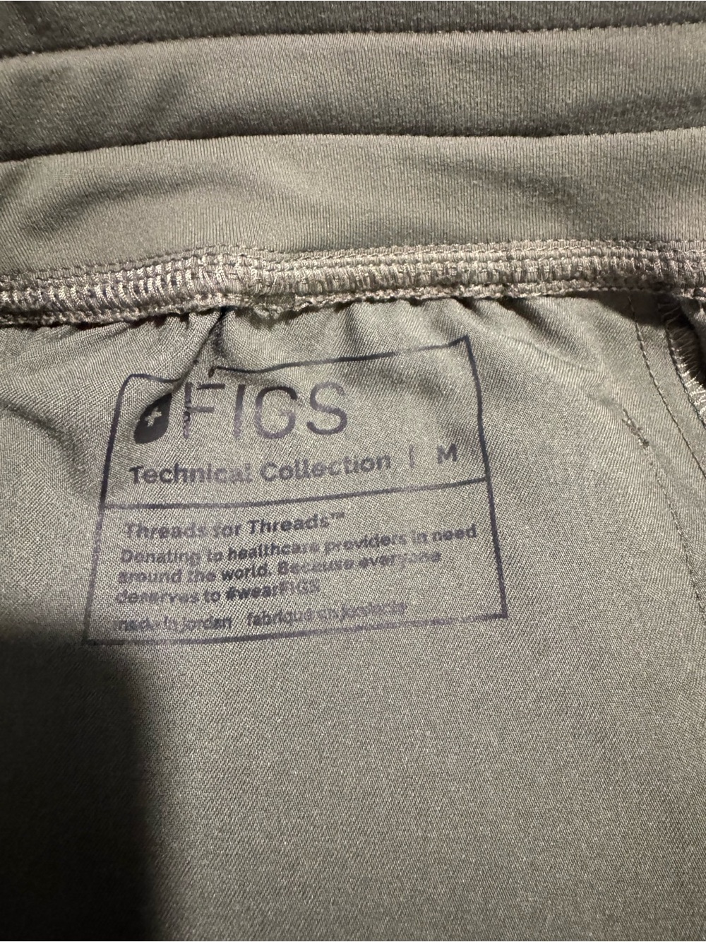 Figs Yola high rise slim scrub pant in moss - Picture 7 of 7